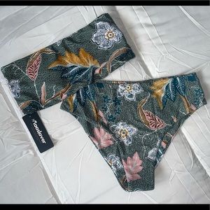NWT High-waisted Two-piece Bathing Suit in Tropical Print. Size Medium